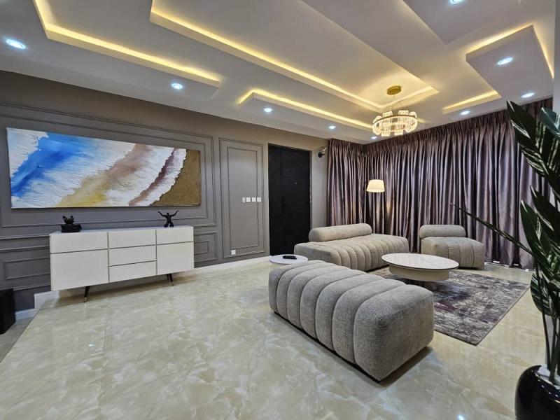 "Capri: Elegant 3BR Apartment"