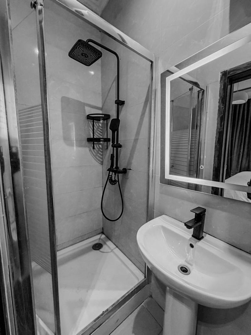Guest Toilet / Powder Room