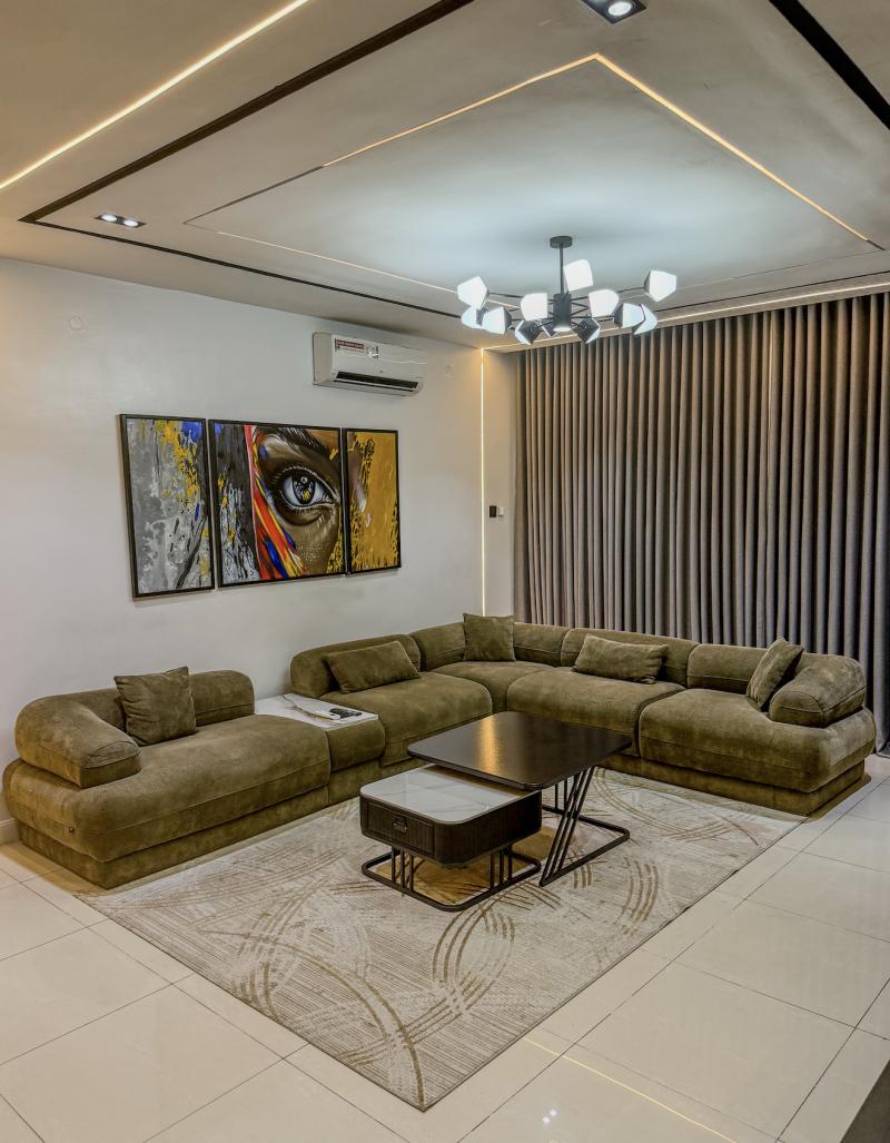 Living Room / Lounge