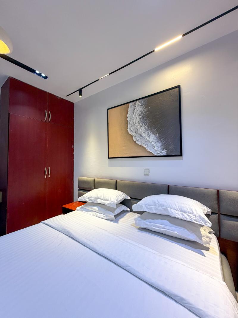 Guest Bedroom(s)