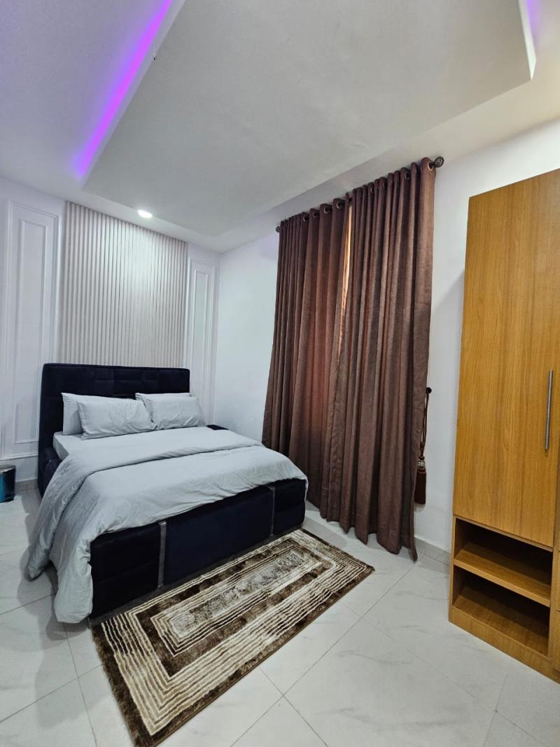 Guest Bedroom(s)