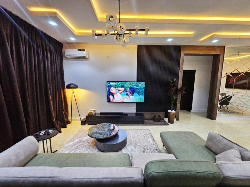 Living Room / Lounge