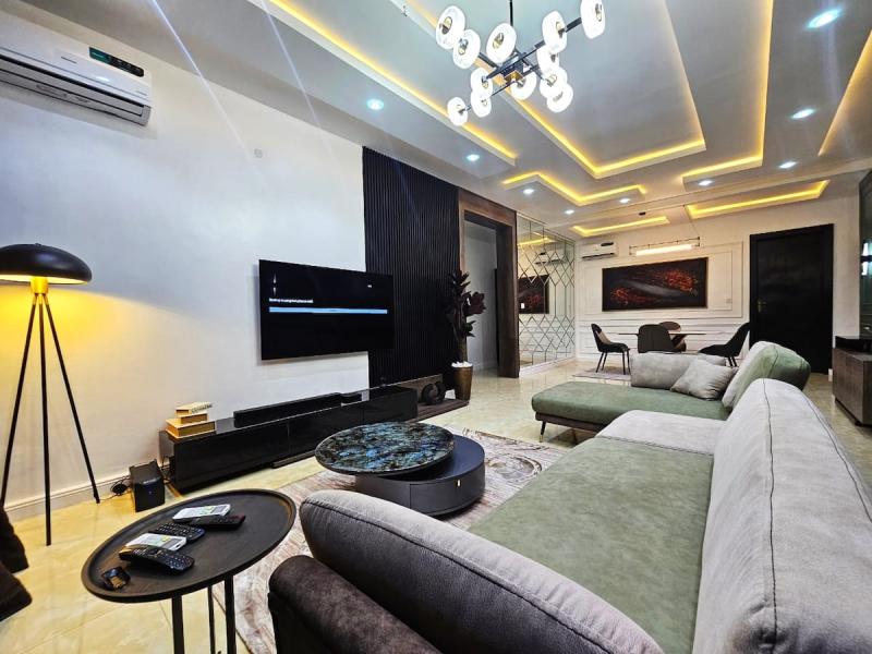 Living Room / Lounge