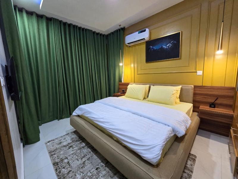 Guest Bedroom(s)